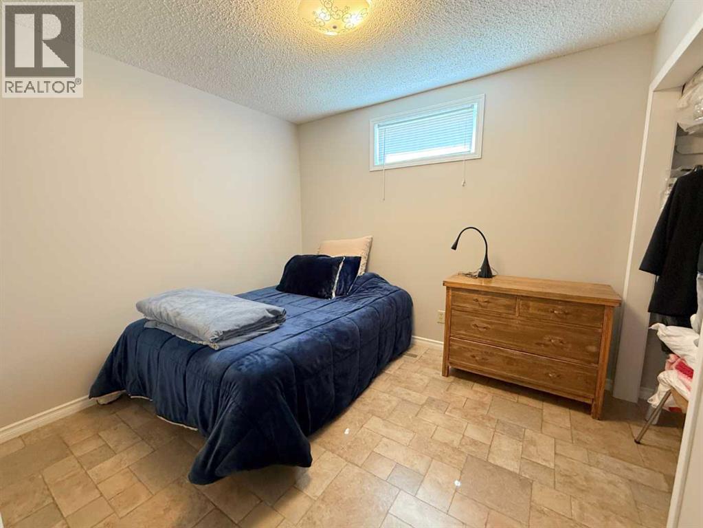 5301 Birch Crescent — photo 26