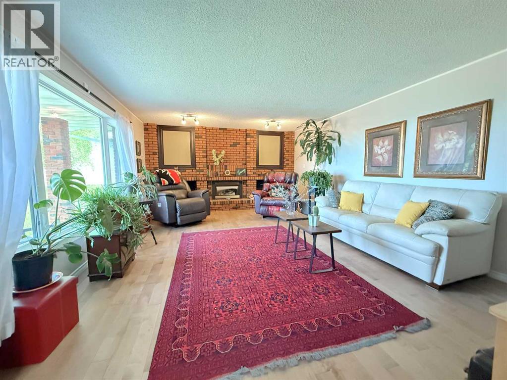 5301 Birch Crescent — photo 11