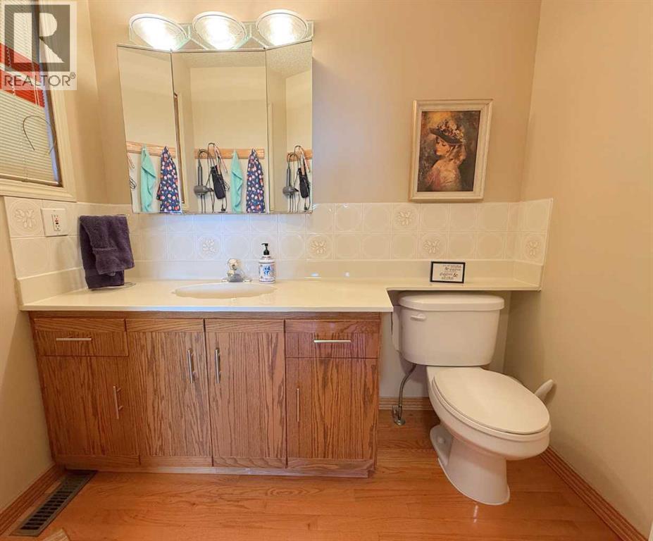 5301 Birch Crescent — photo 16