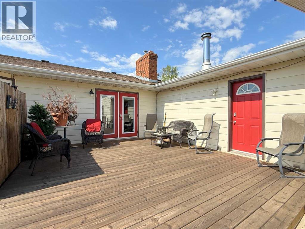 5301 Birch Crescent — photo 32