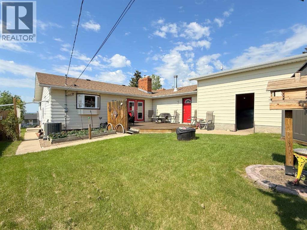 5301 Birch Crescent — photo 36