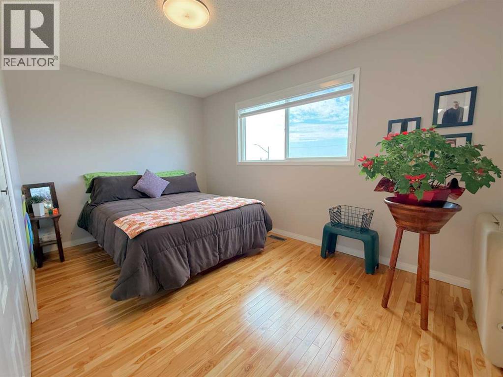 5301 Birch Crescent — photo 17
