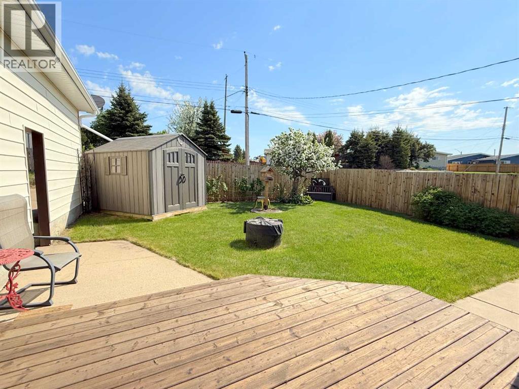 5301 Birch Crescent — photo 34
