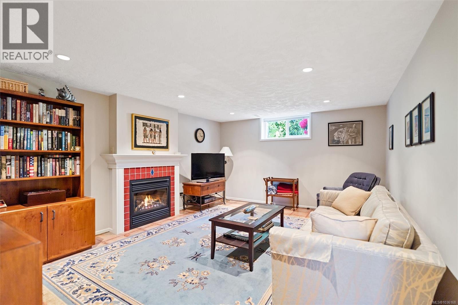 2090 McNeill Ave - 36