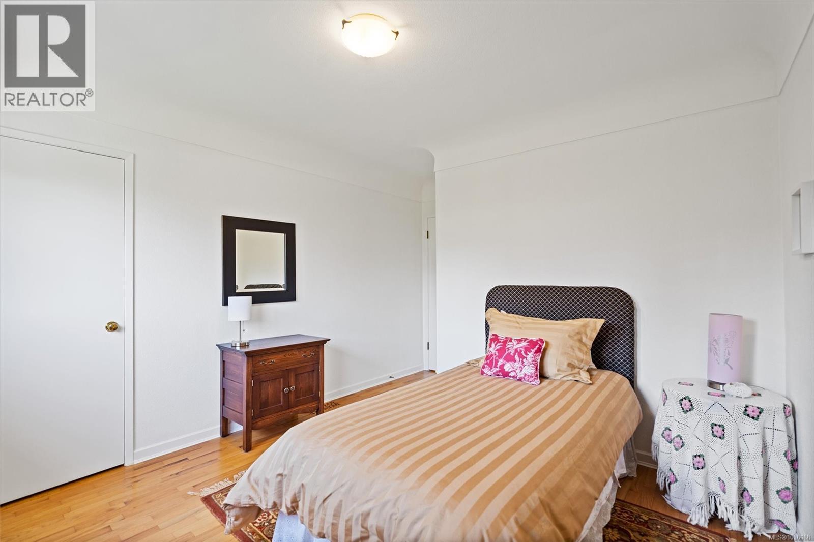 2090 McNeill Ave - 24
