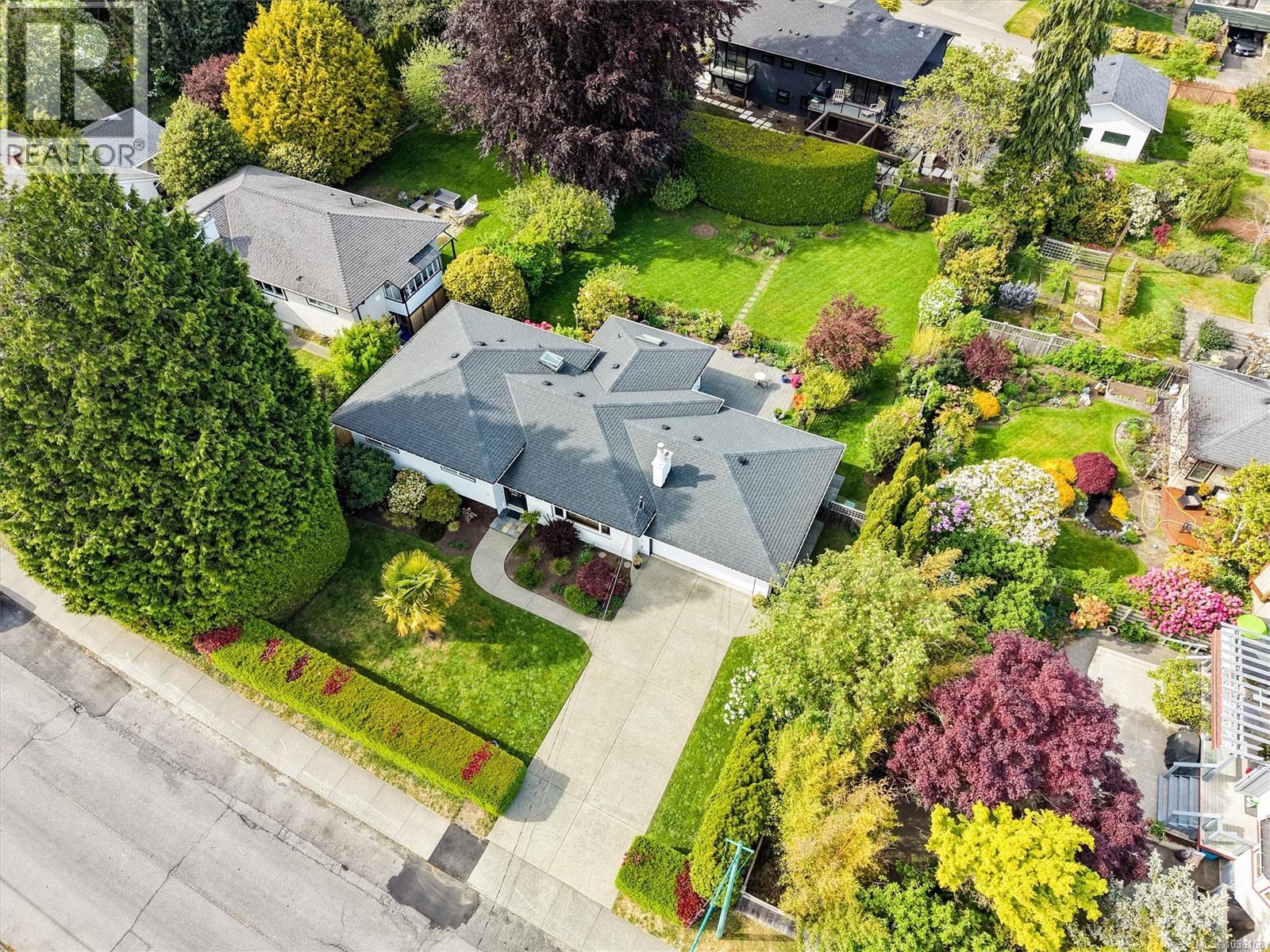 2090 McNeill Ave - 4