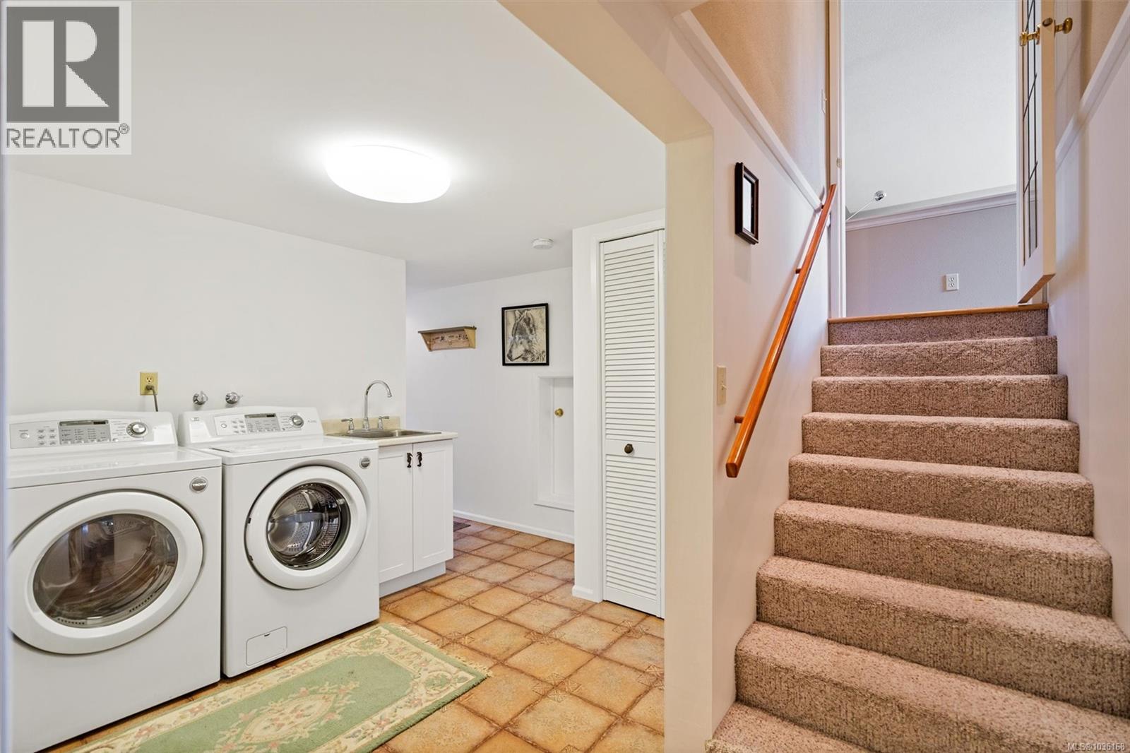 2090 McNeill Ave - 35
