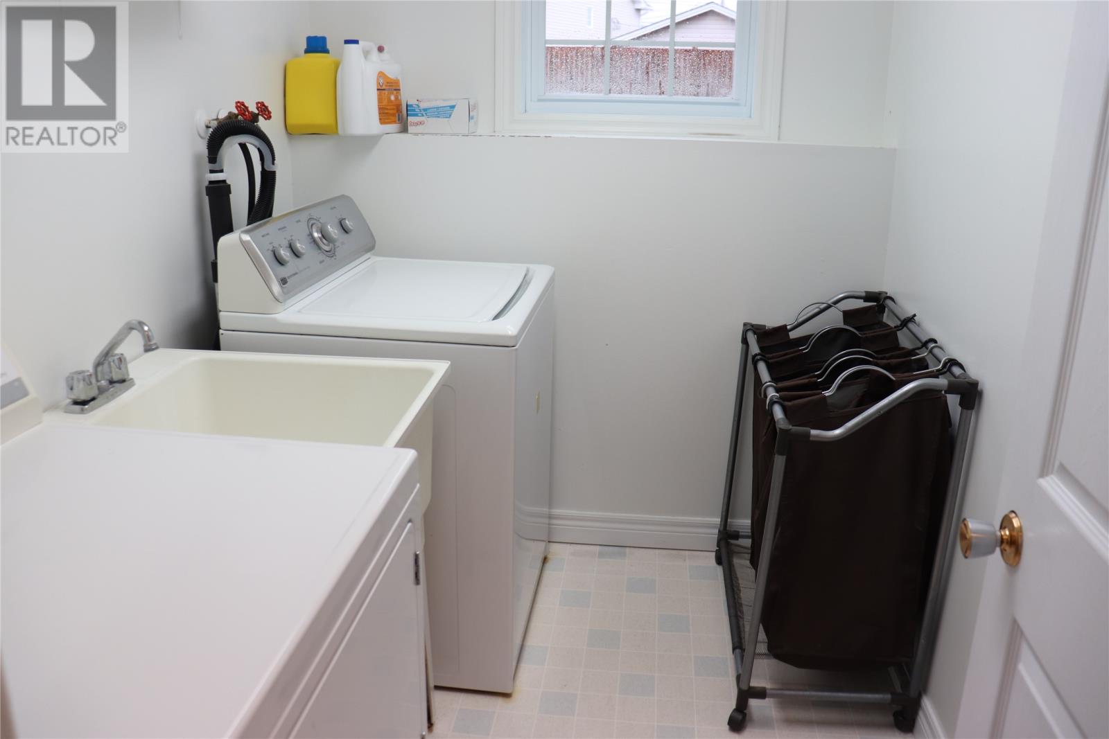 96 Colonial Avenue - 21
