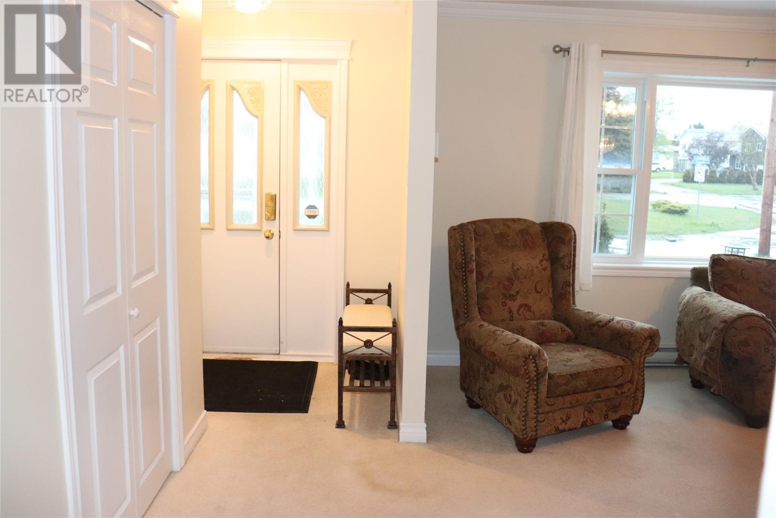 96 Colonial Avenue - 4