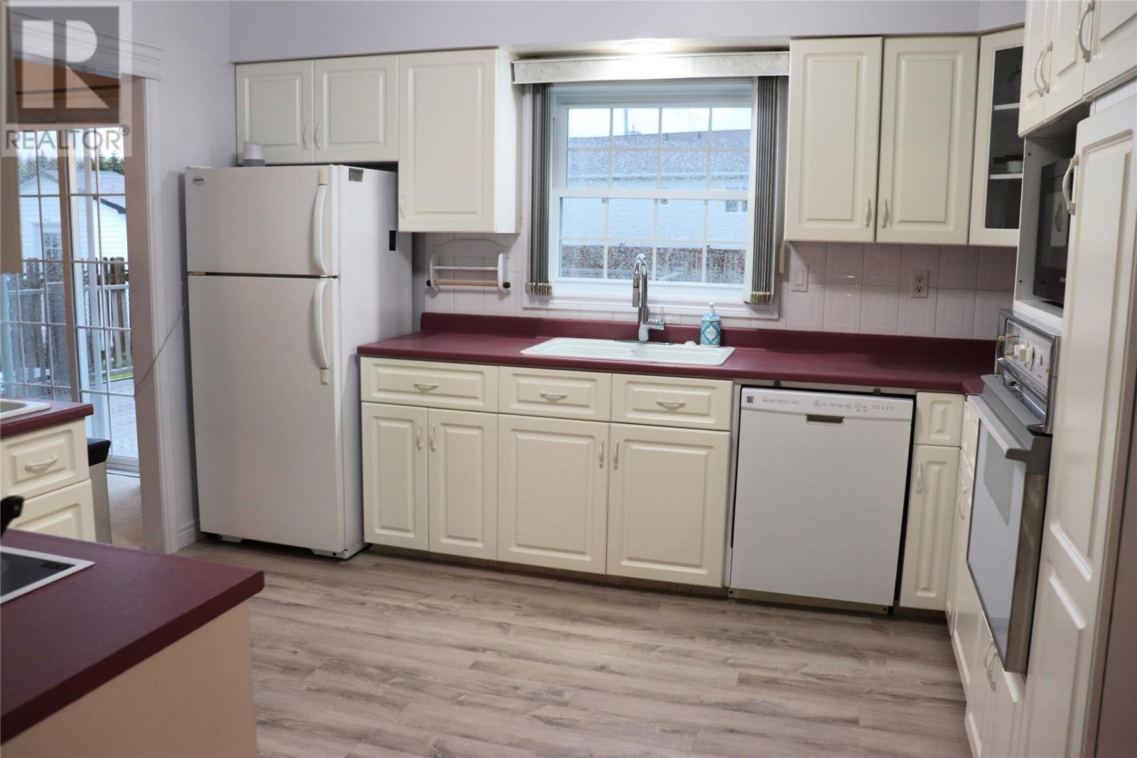 96 Colonial Avenue - 7