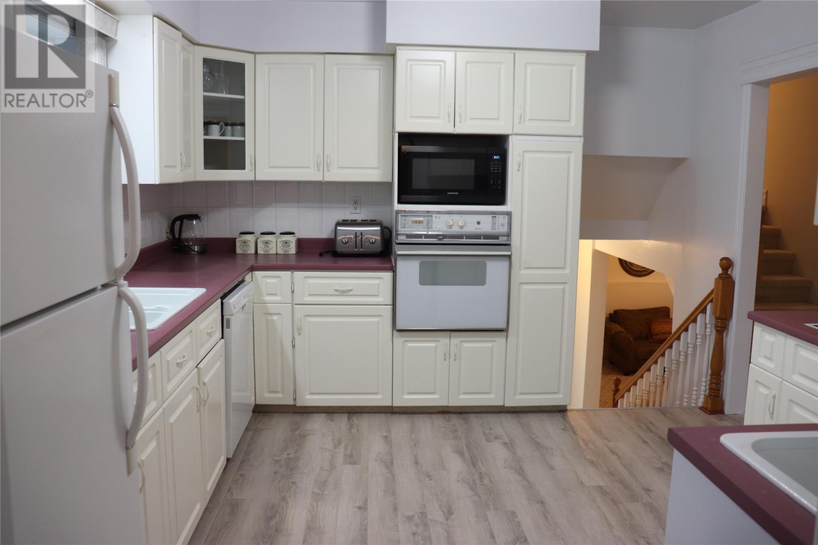 96 Colonial Avenue - 8