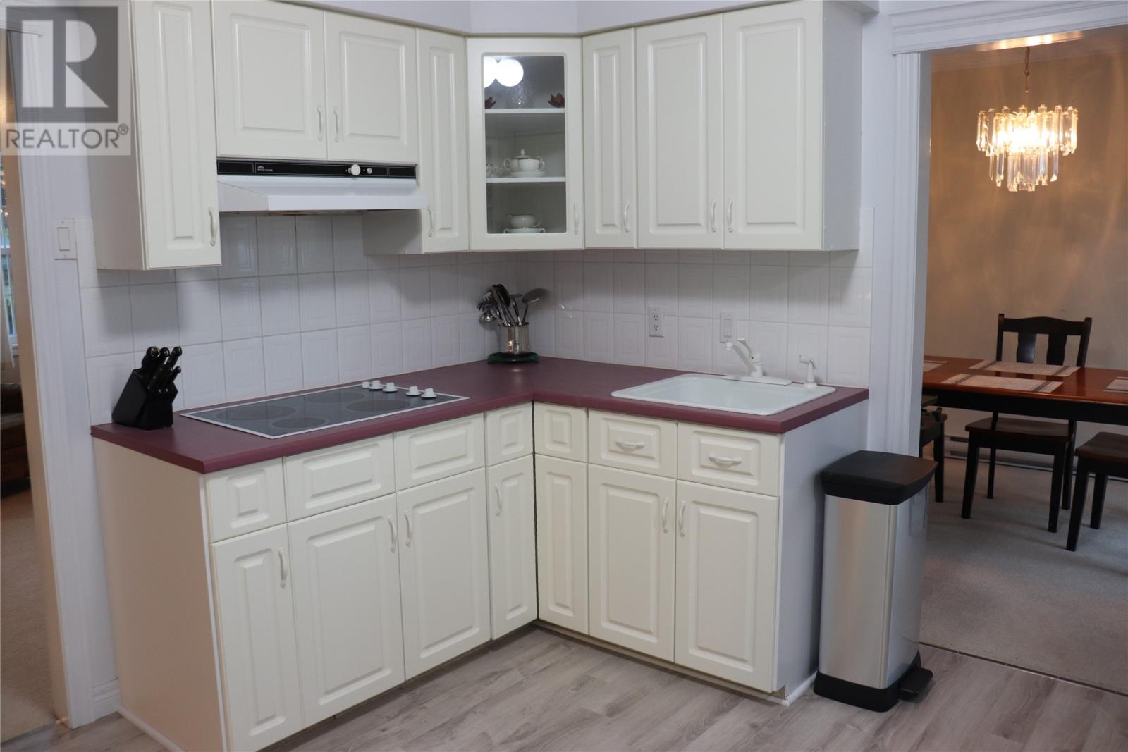 96 Colonial Avenue - 9