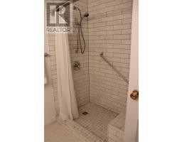 96 Colonial Avenue thumbnail 18