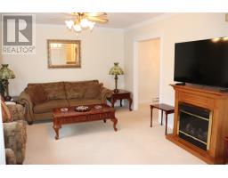 96 Colonial Avenue thumbnail 6