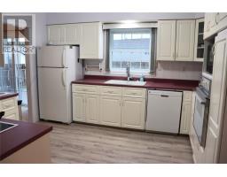 96 Colonial Avenue thumbnail 7