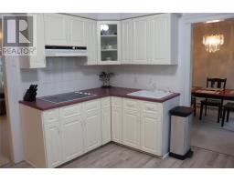 96 Colonial Avenue thumbnail 9