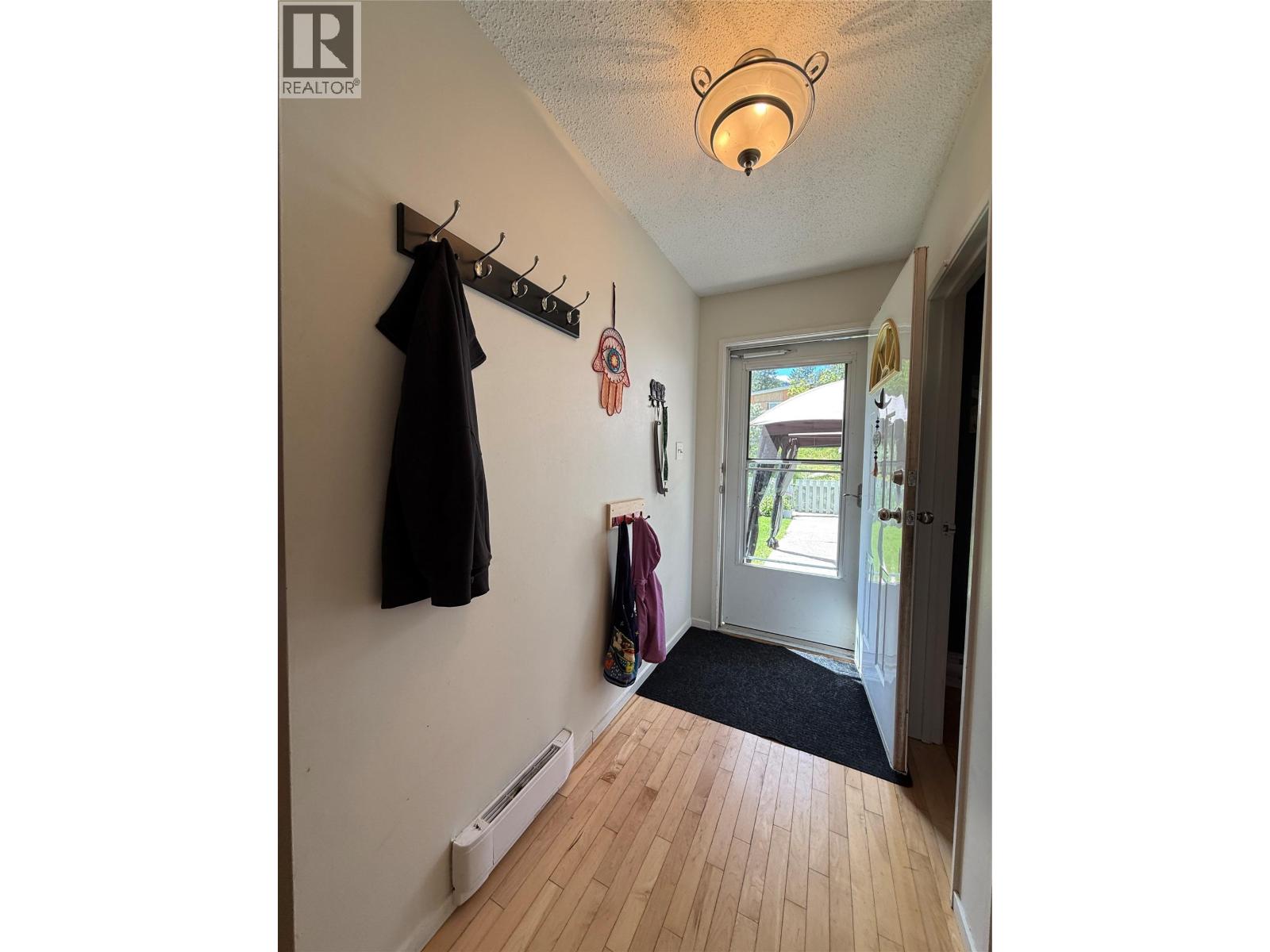 467 Richards Street W - 12
