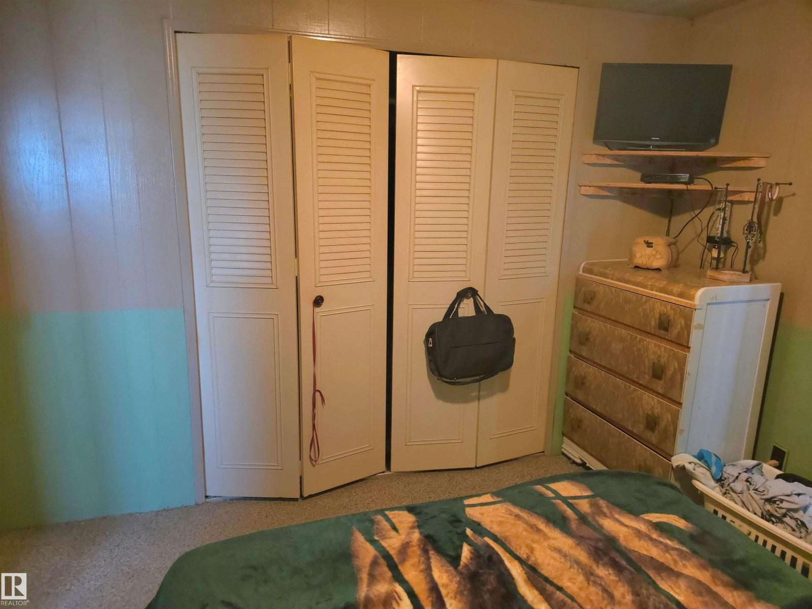 4916 47 ST - 27