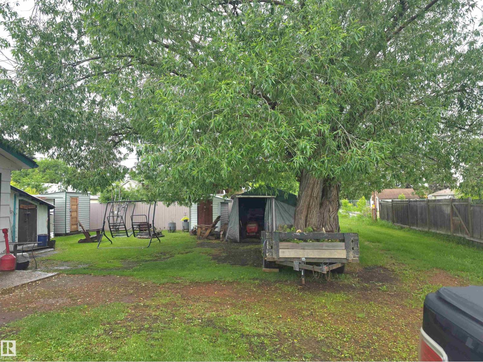 4916 47 ST - 7
