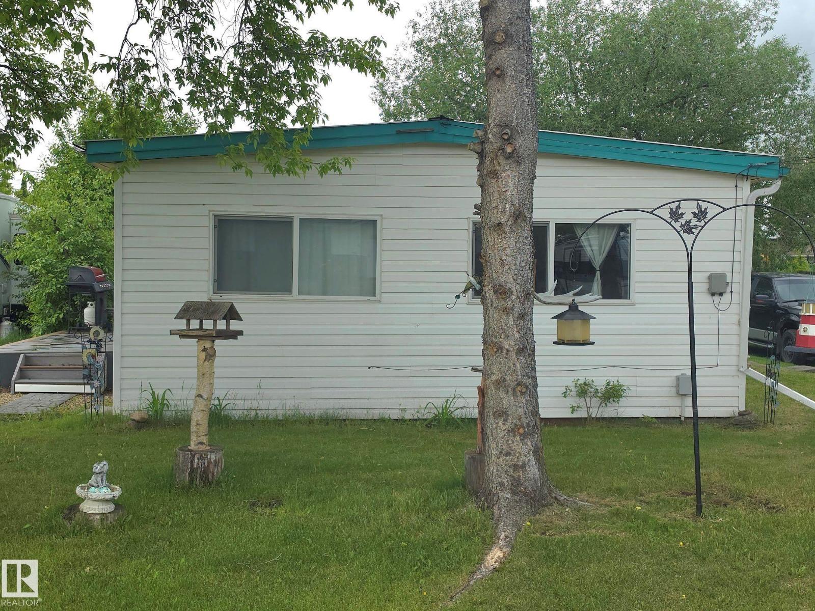 4916 47 ST - 3