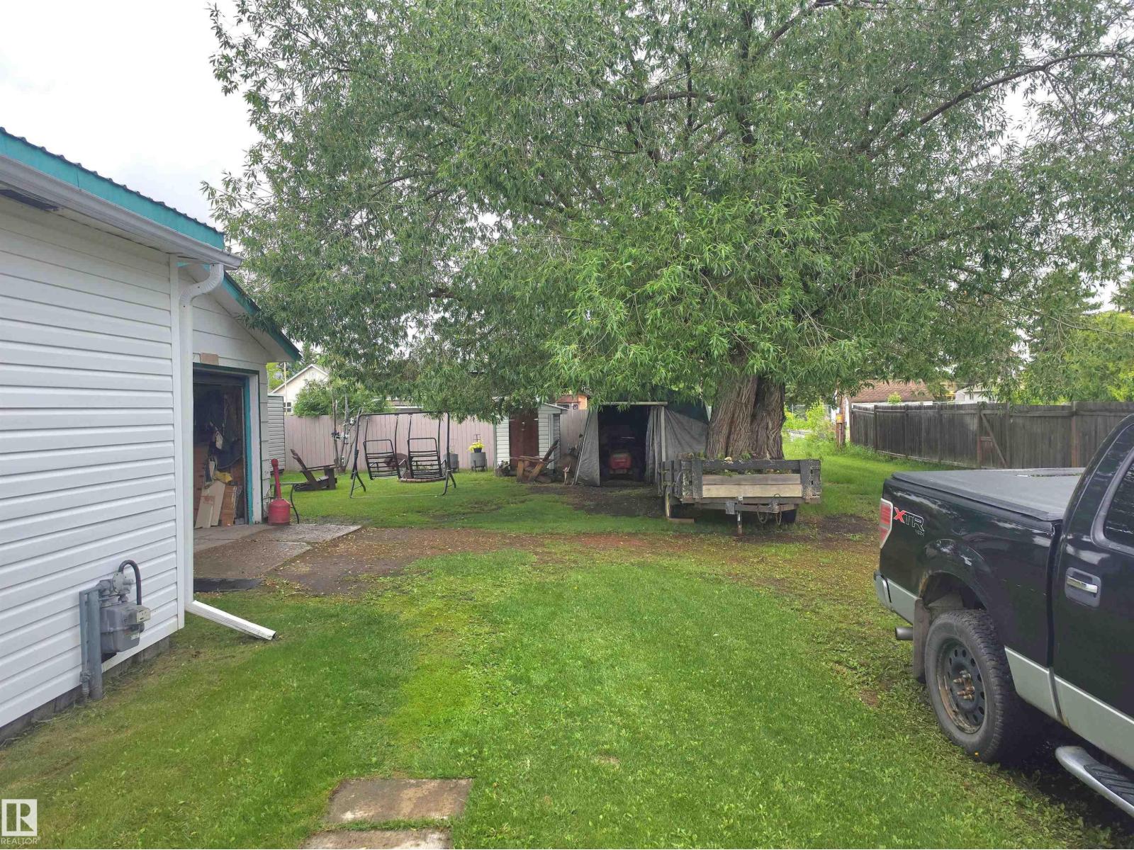 4916 47 ST - 4
