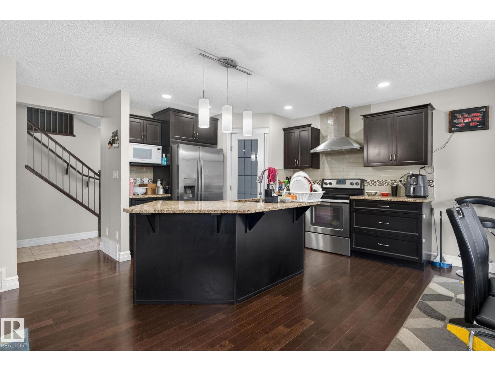 3350 18B ST NW - 16