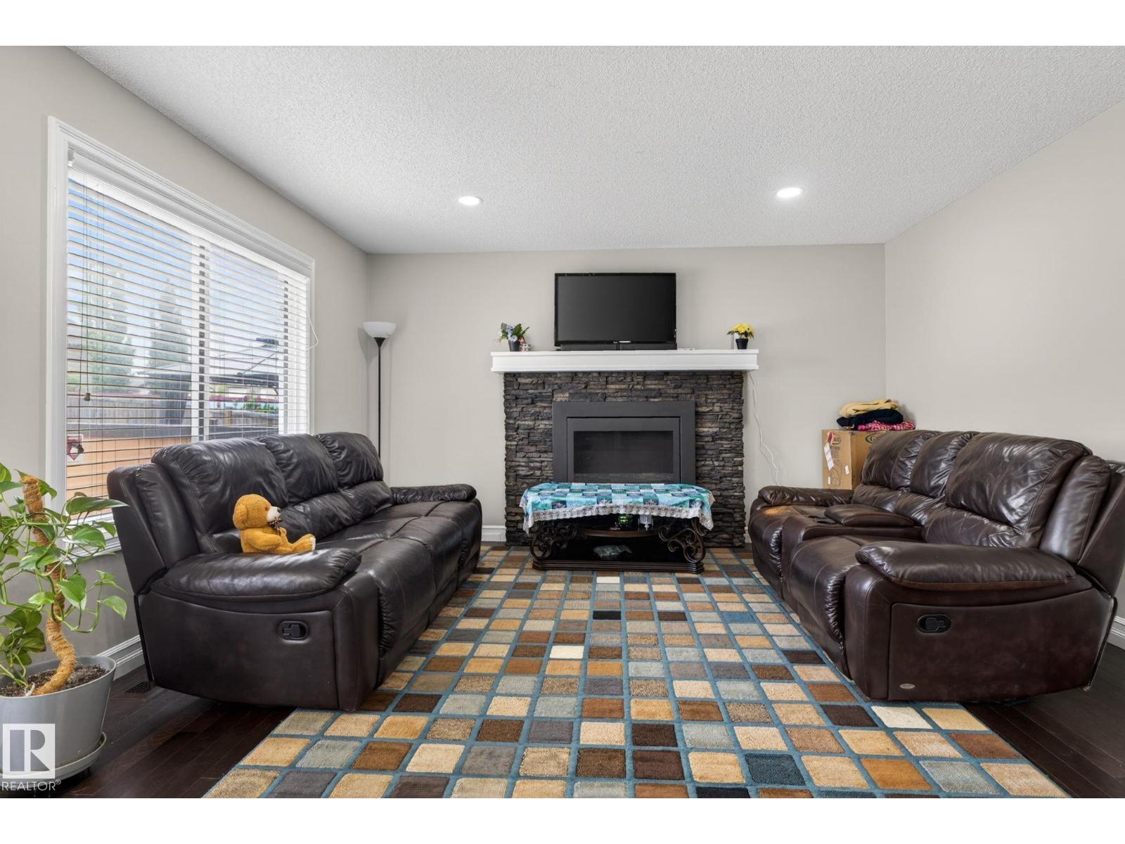 3350 18B ST NW - 17