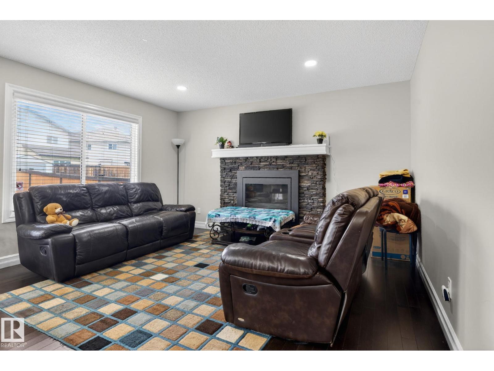 3350 18B ST NW - 19