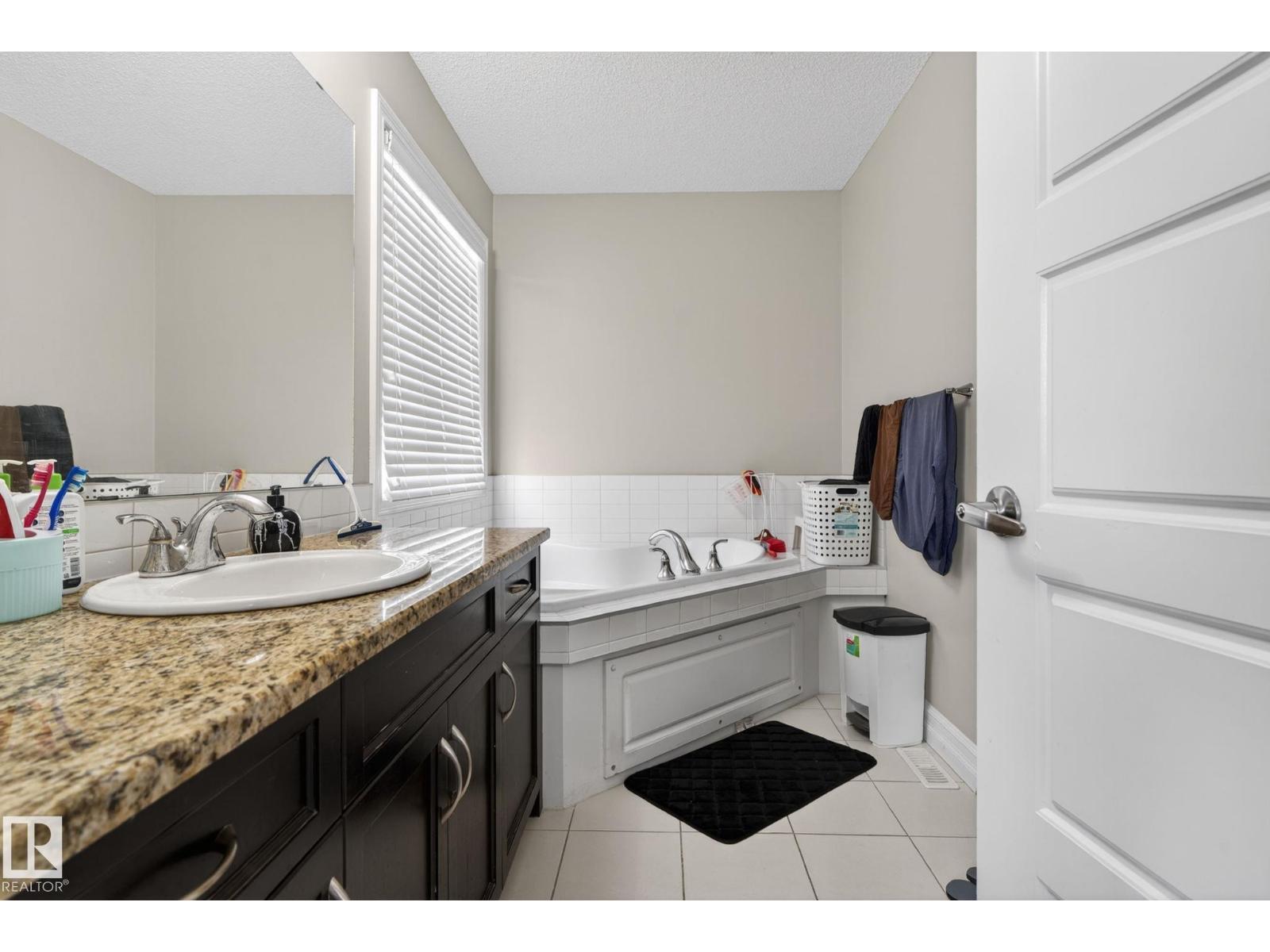 3350 18B ST NW - 34