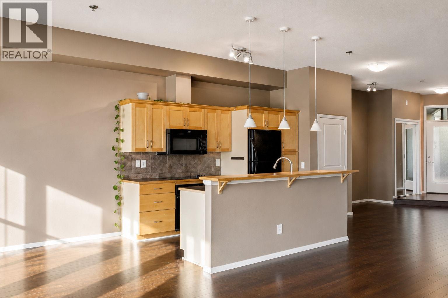 102 1327 St. Paul Street, Kelowna