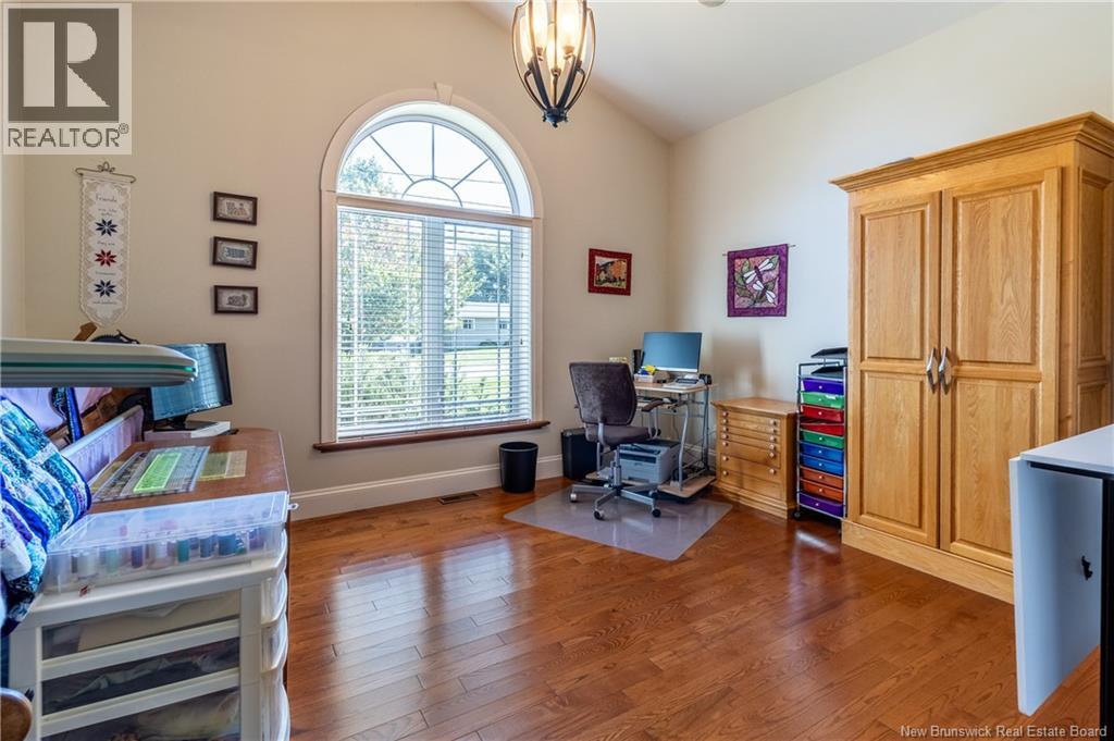 131 Creighton Street North - 31