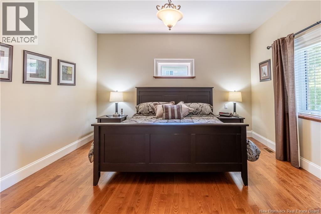 131 Creighton Street North - 36
