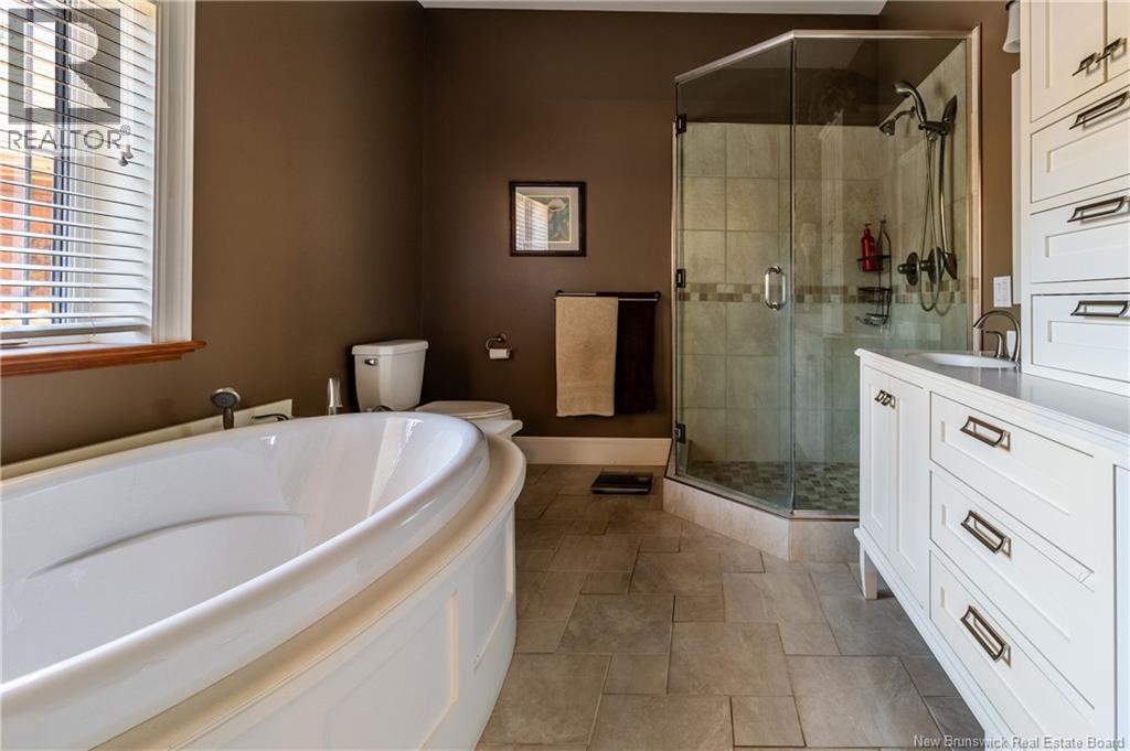 131 Creighton Street North - 37