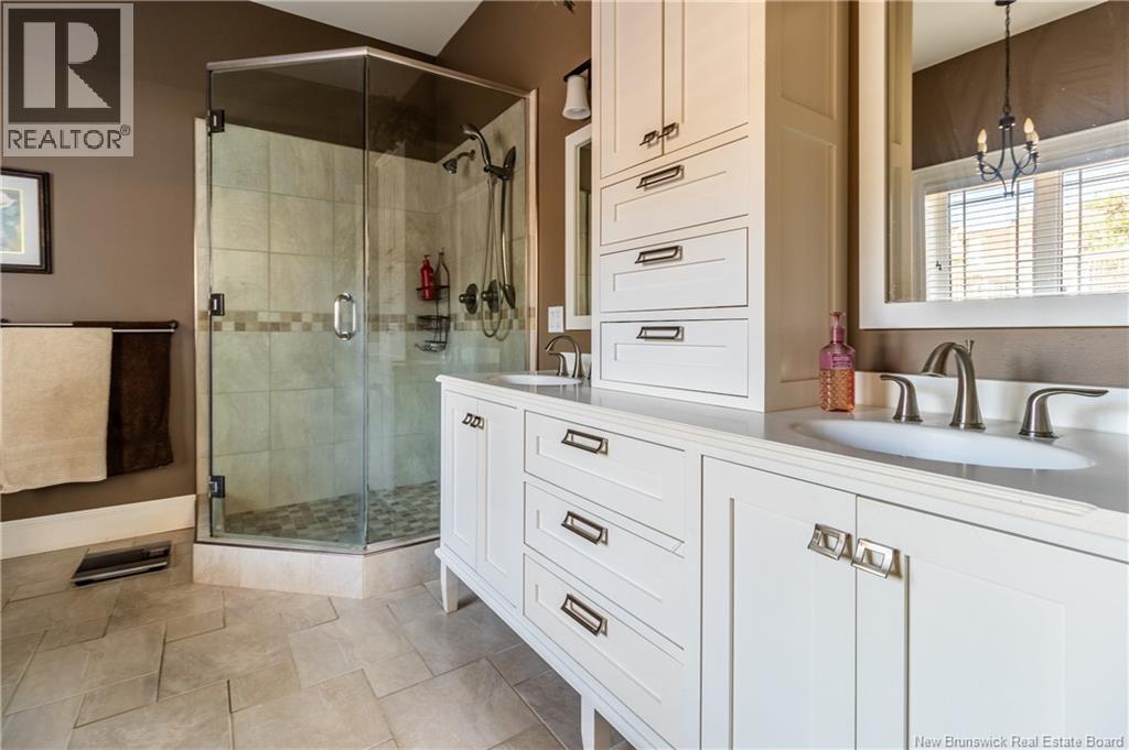 131 Creighton Street North - 38