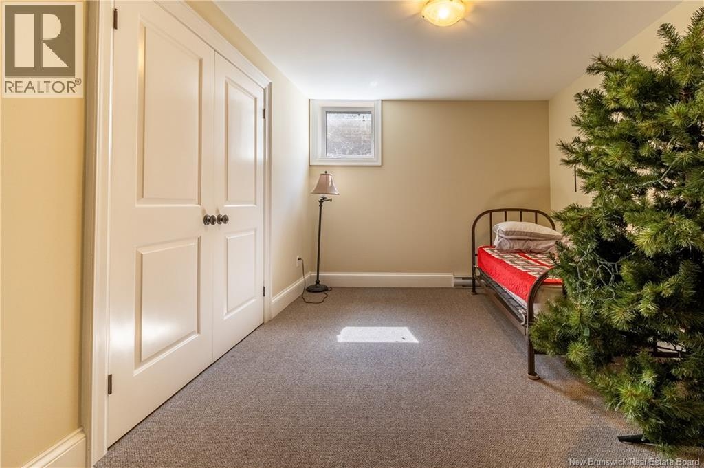131 Creighton Street North - 43