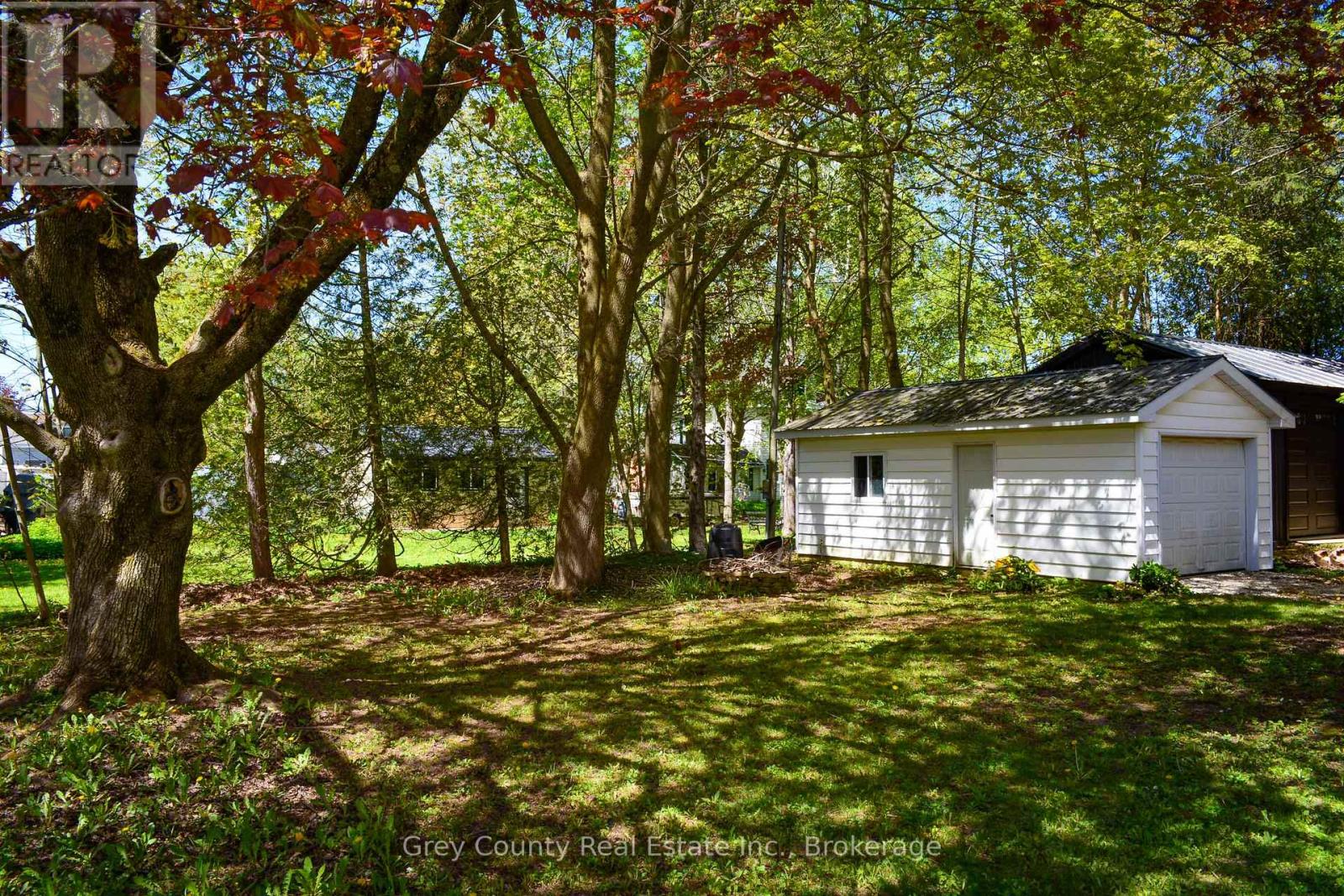 120 MARK STREET W - 42