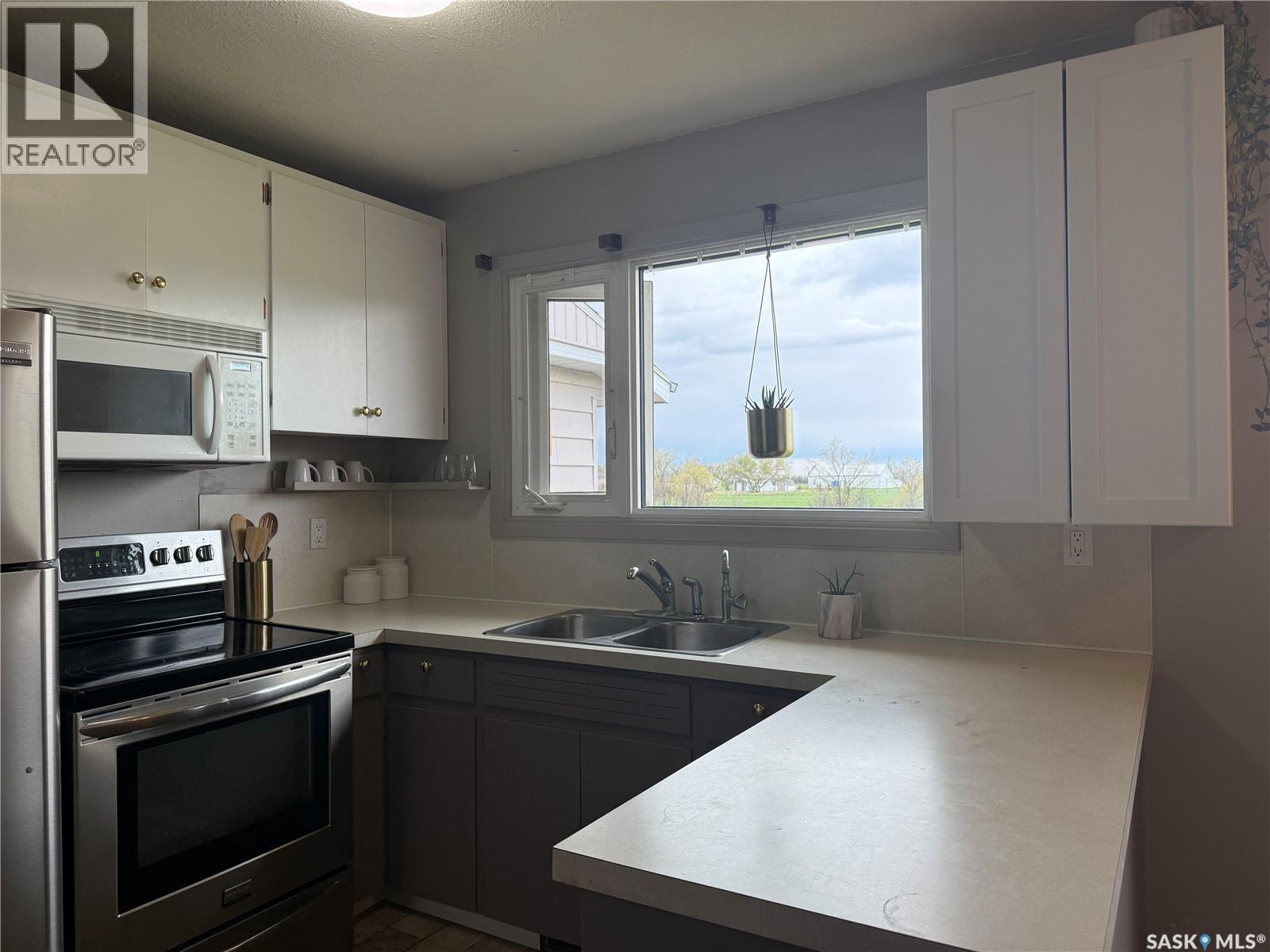401 Golspie STREET — photo 8