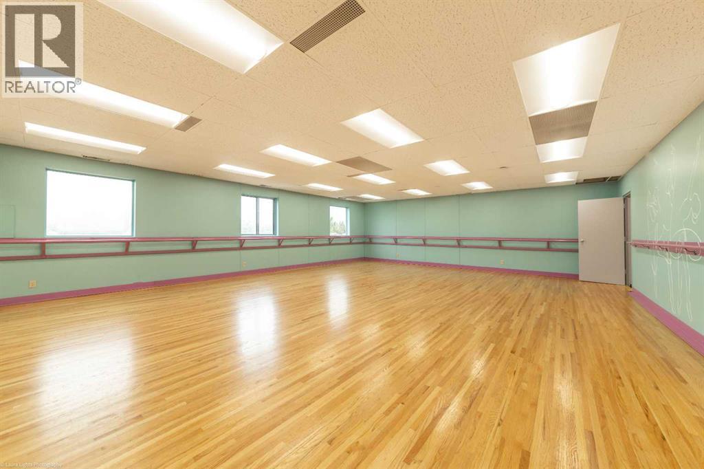 East Half, Top Floor 5720 44 Street - photo 4