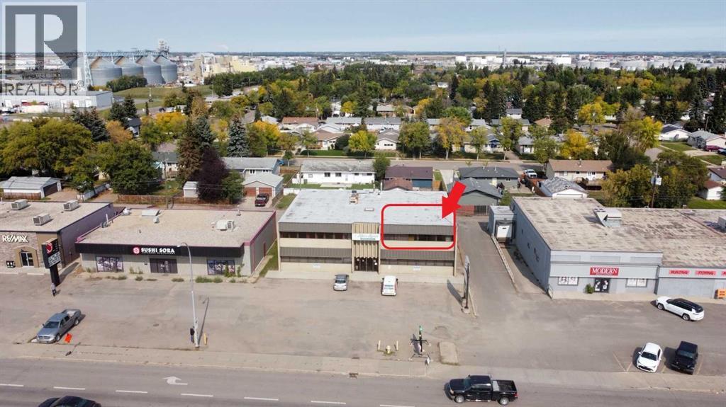 SE Part, Top Floor 5720 44 Street