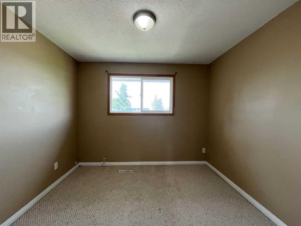 10012 79 Avenue — photo 15