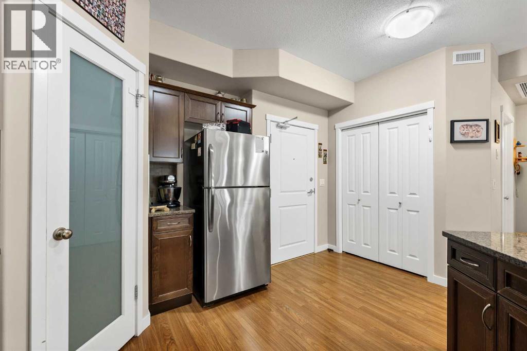 #305 19 Terrace View NE - 12