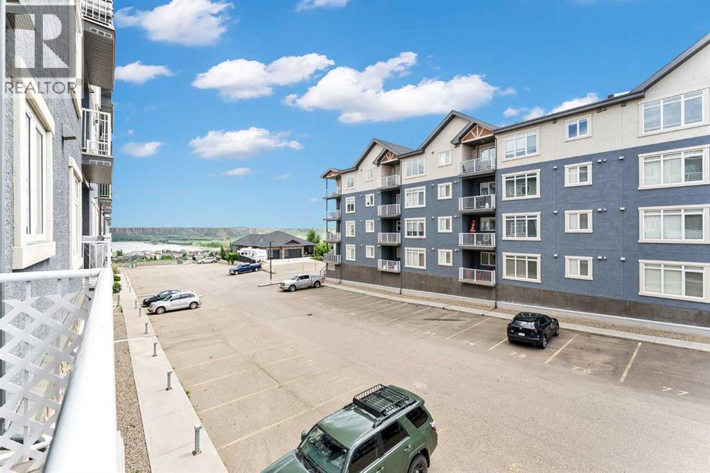 #305 19 Terrace View NE - 31