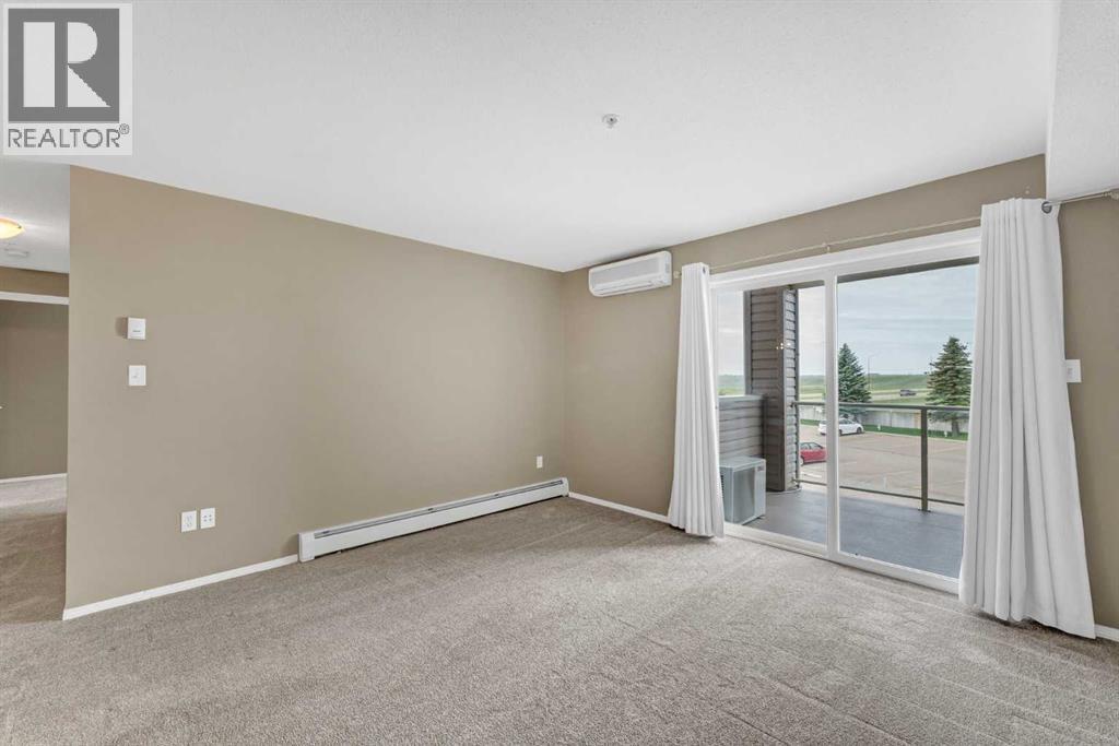 215, 1648 Saamis Drive NW — photo 13