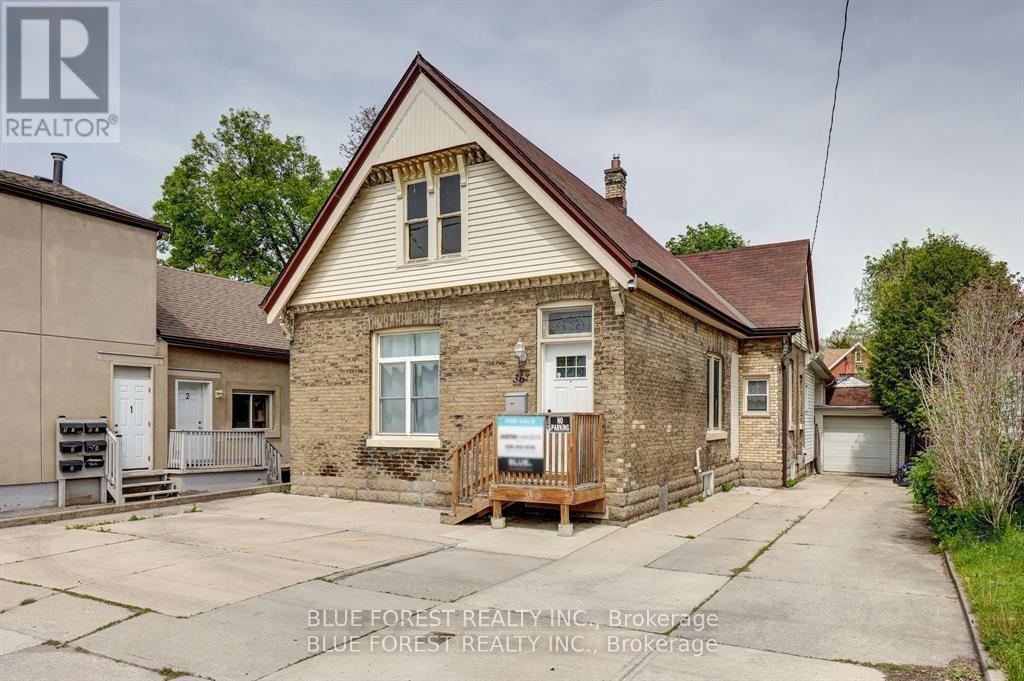 36 ADELAIDE STREET S - 1