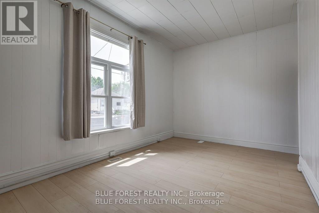 36 ADELAIDE STREET S - 10