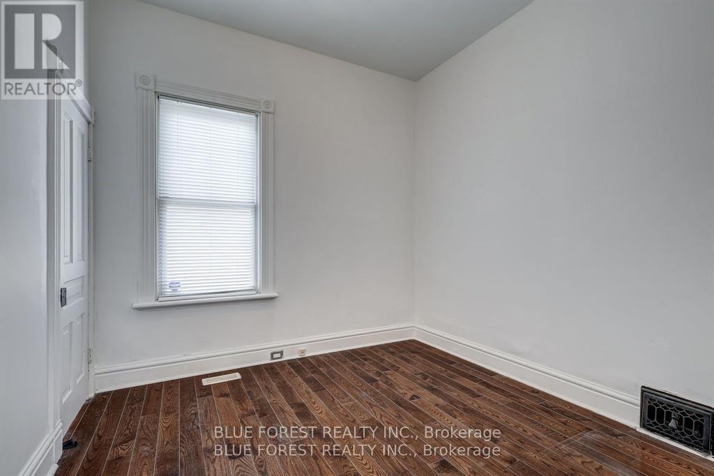 36 ADELAIDE STREET S - 13