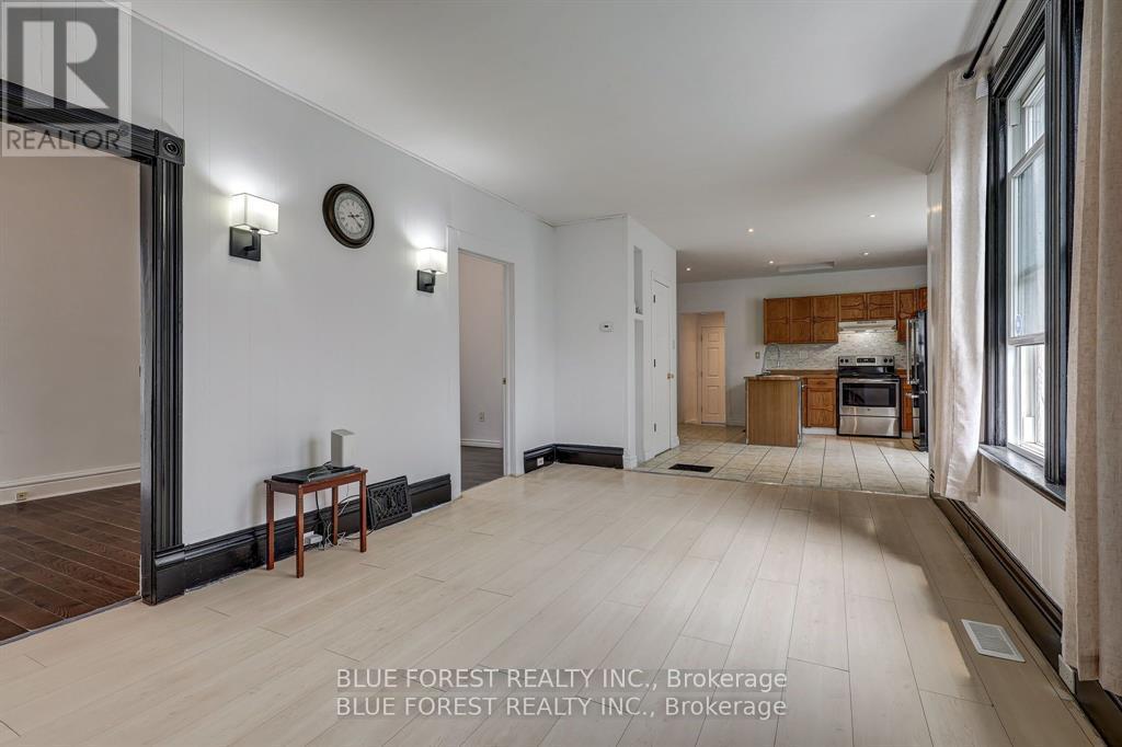 36 ADELAIDE STREET S - 8