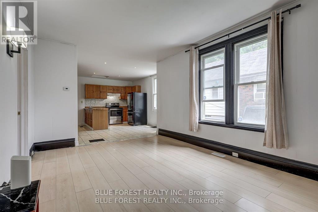 36 ADELAIDE STREET S - 9