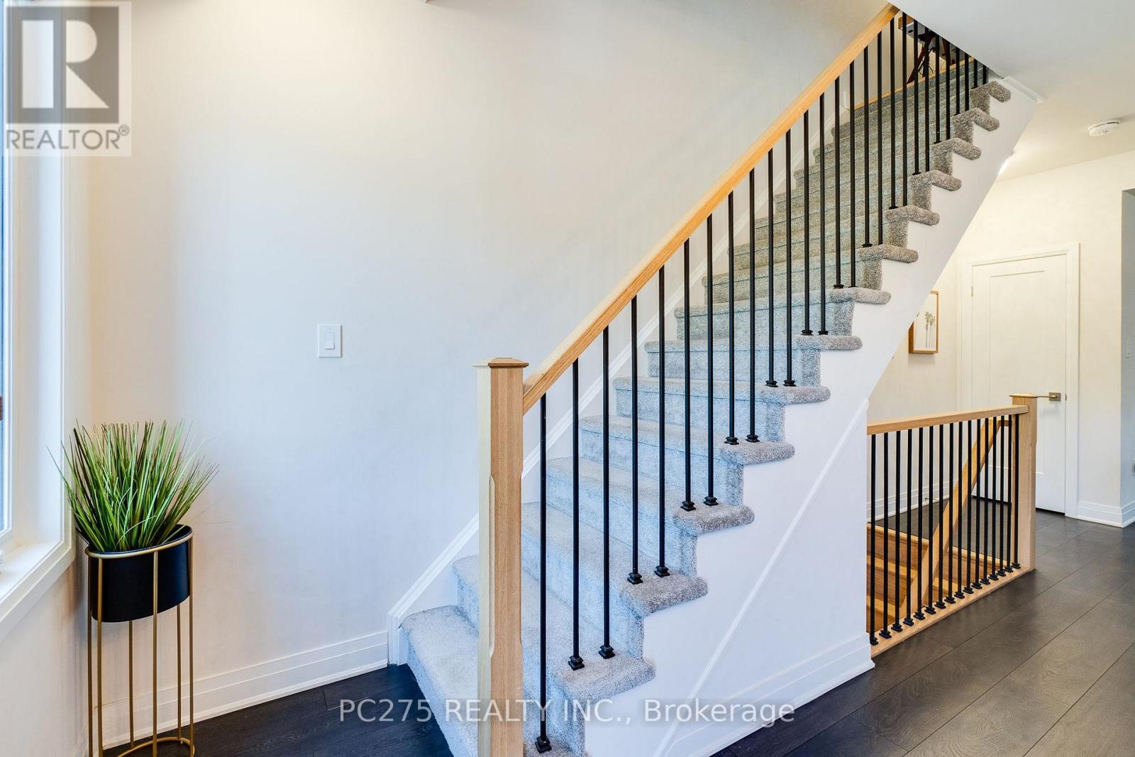 #34 2 WILLOW STREET - 16