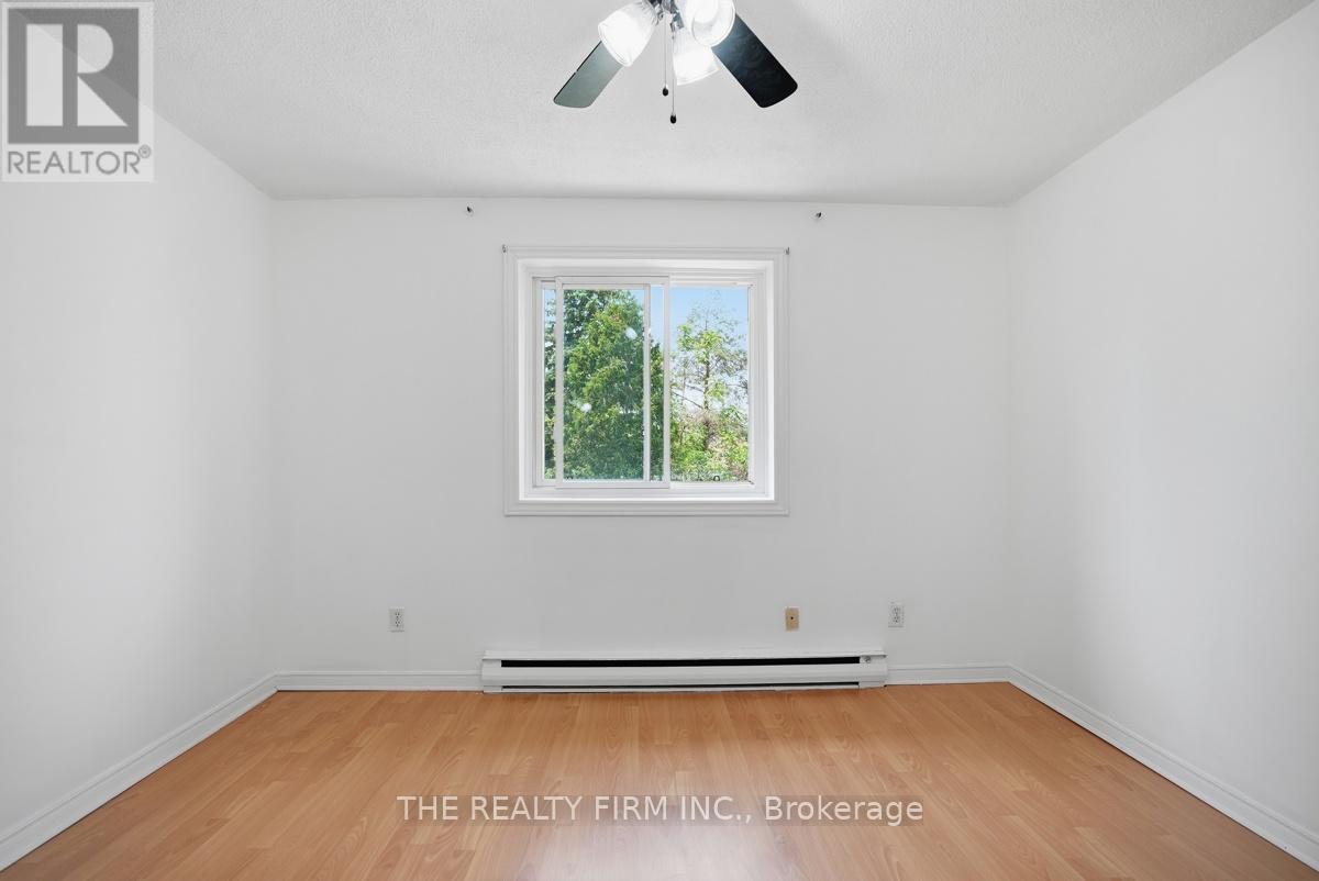 #10 1919 TRAFALGAR STREET - 14